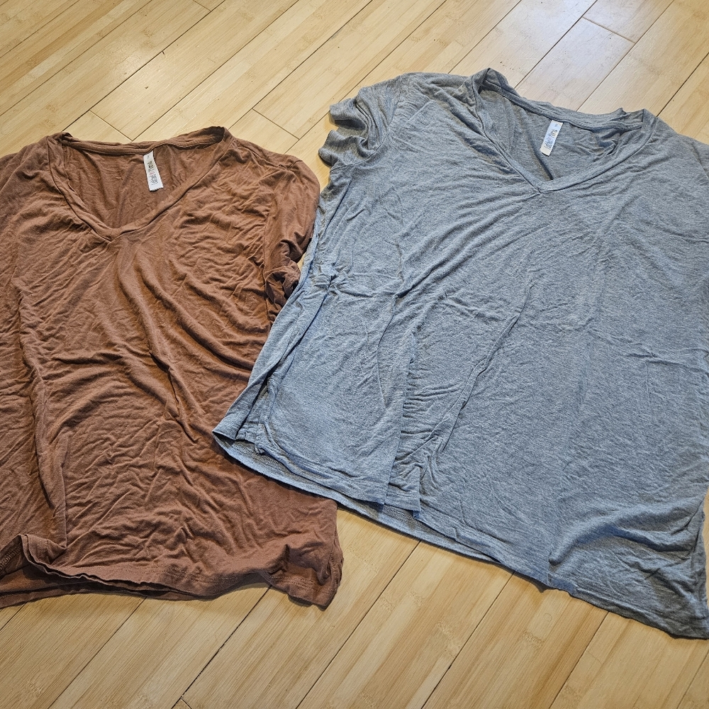 Latched Mama V-Neck Short Sleeve Tops - Gray and Brown